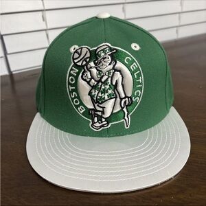 Adidas 210 Fitted Boston Celtics Hat Size 7 1/4 - 7 5/8“ Cl